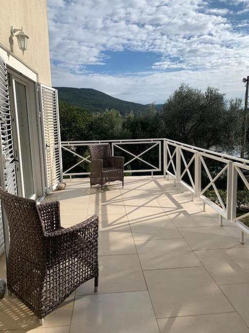 Villa Thetis Бигово Экстерьер фото