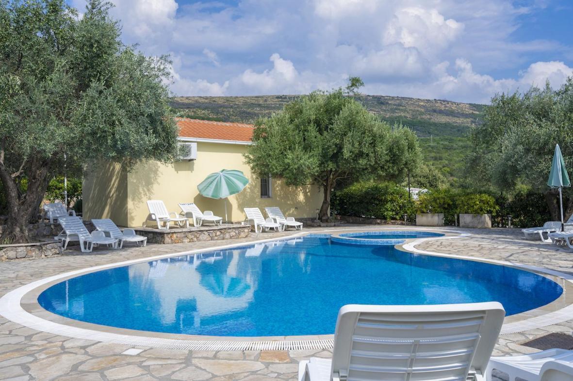 Villa Thetis Бигово Экстерьер фото